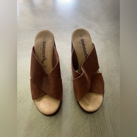 Brown Suede Mules with Crisscross Design - Picture 1 of 9